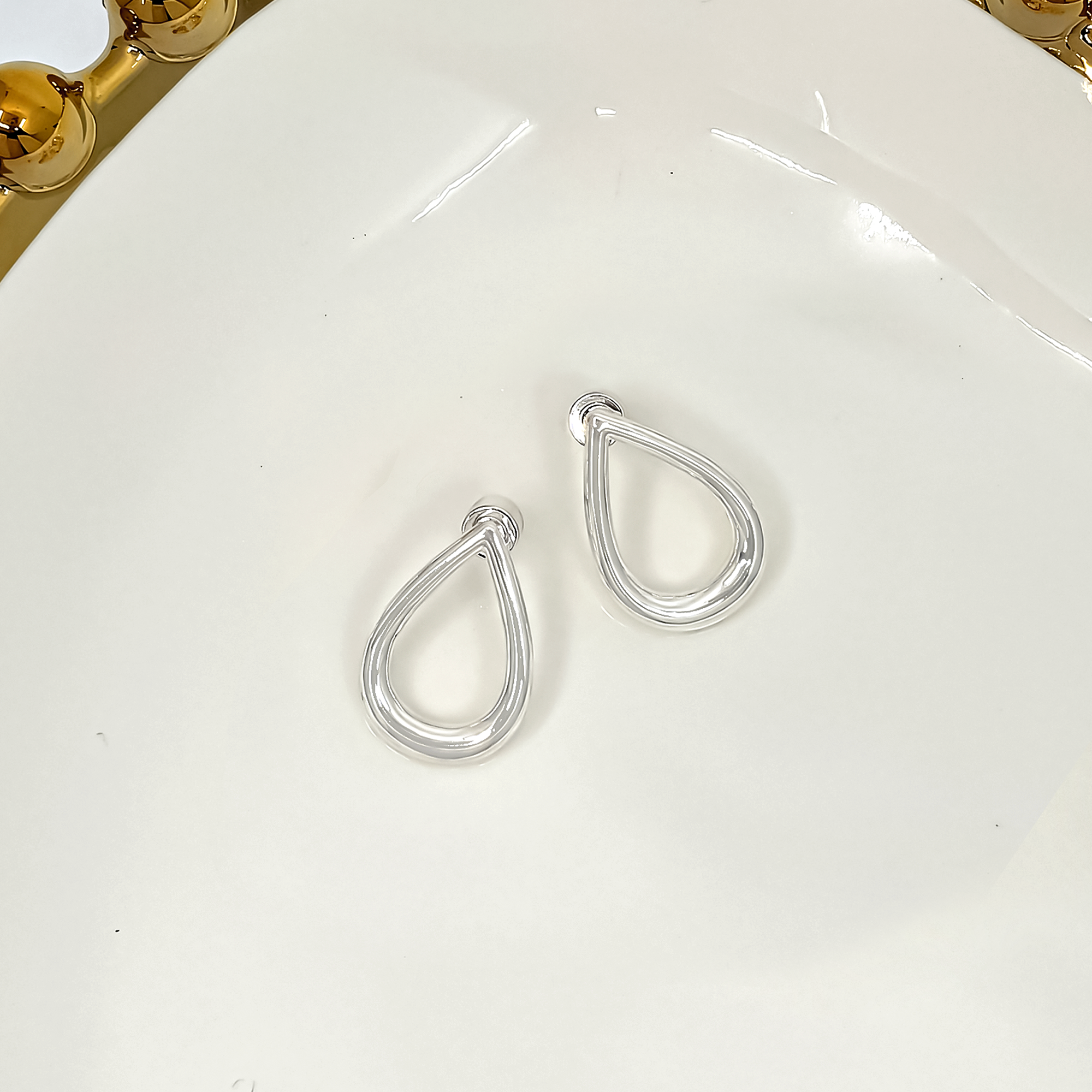 Modern Teardrop Open Stud Earrings