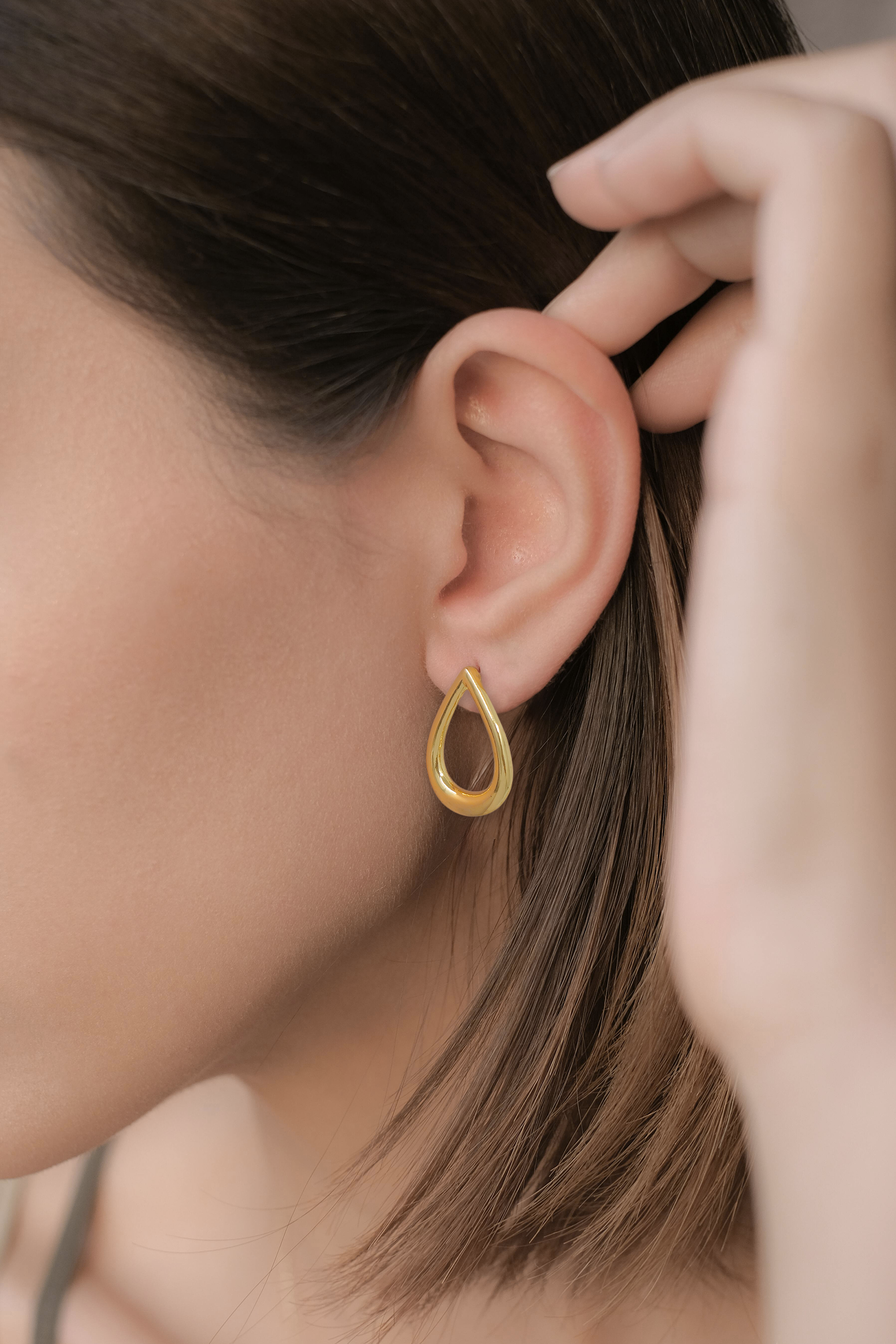 Modern Teardrop Open Stud Earrings